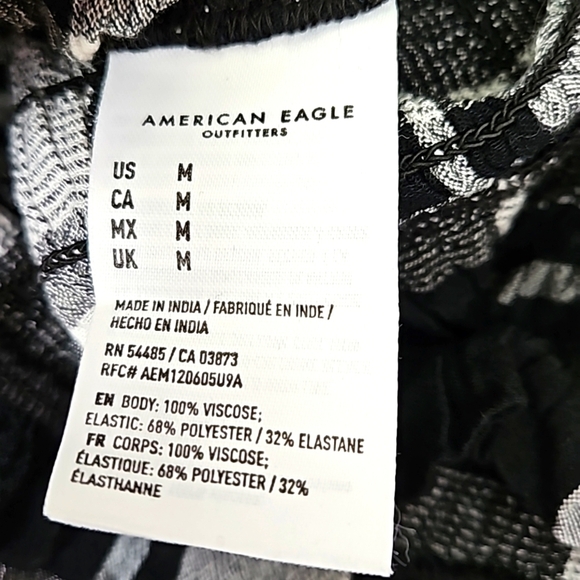 American Eagle Outfitters Women's Black Plaid Smocked Crop Top Size Medium - Picture 10 of 10